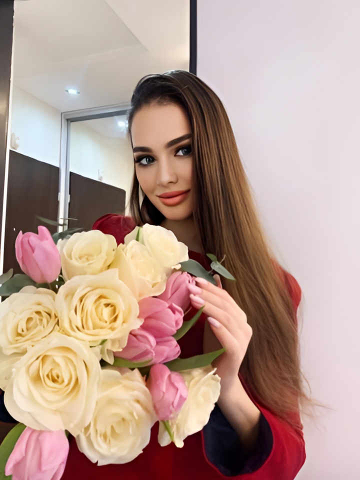 Илона привлекальеная девушка из Соснового бора цена от 2500 руб