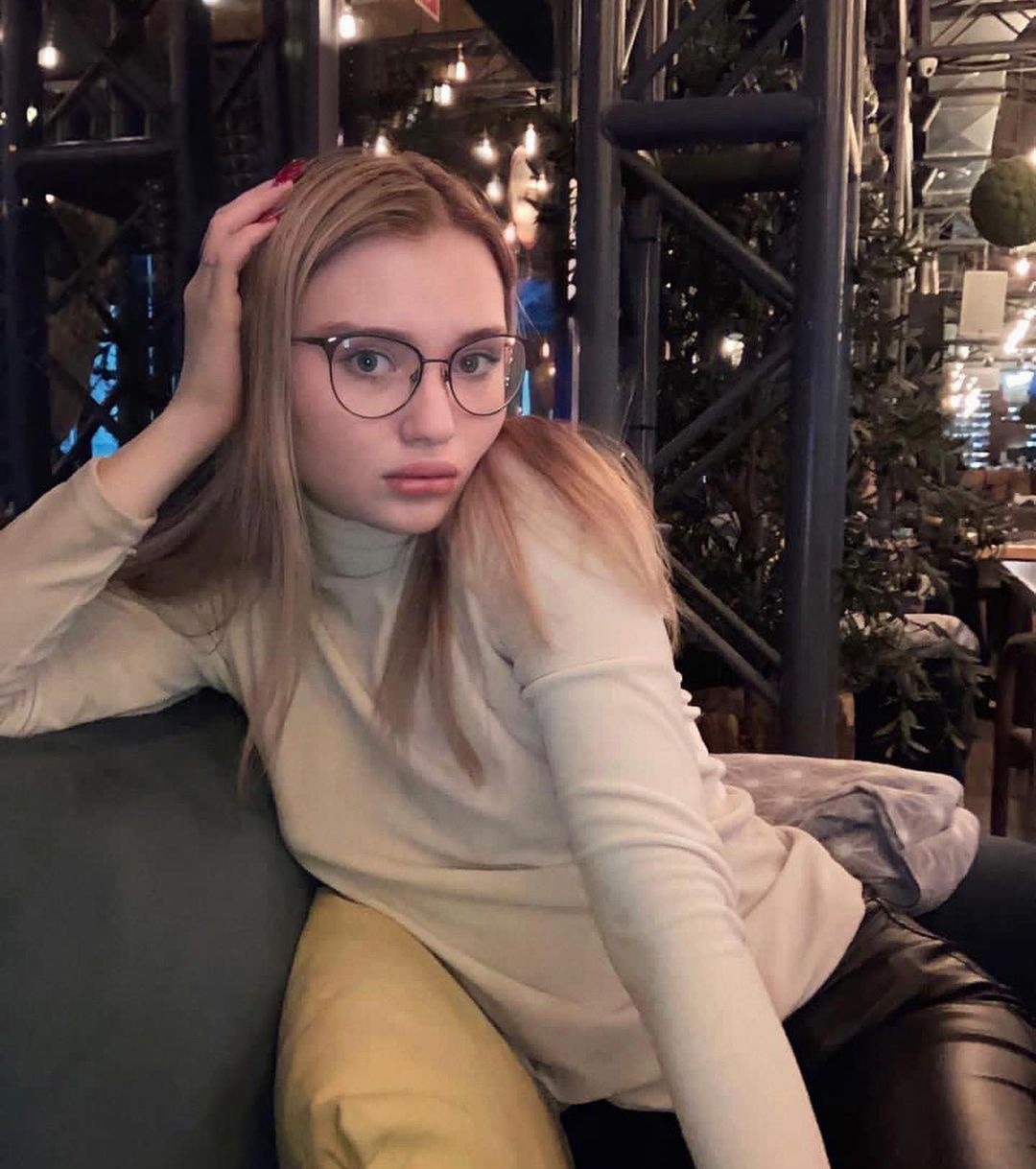 Марго привлекальеная девушка из Соснового бора цена от 3000 руб