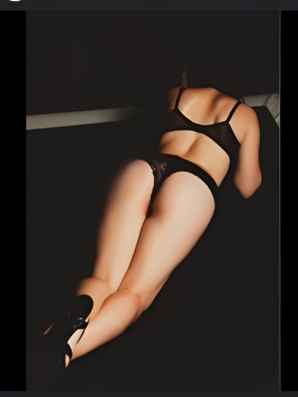 Анфиса привлекательная девушка из Соснового бора цена от 3000 руб