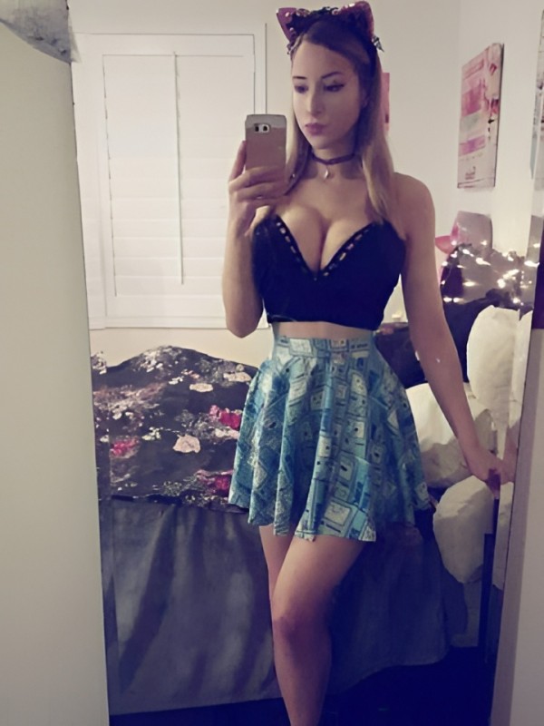 Ася привлекательная девушка из Соснового бора цена от 1500 руб