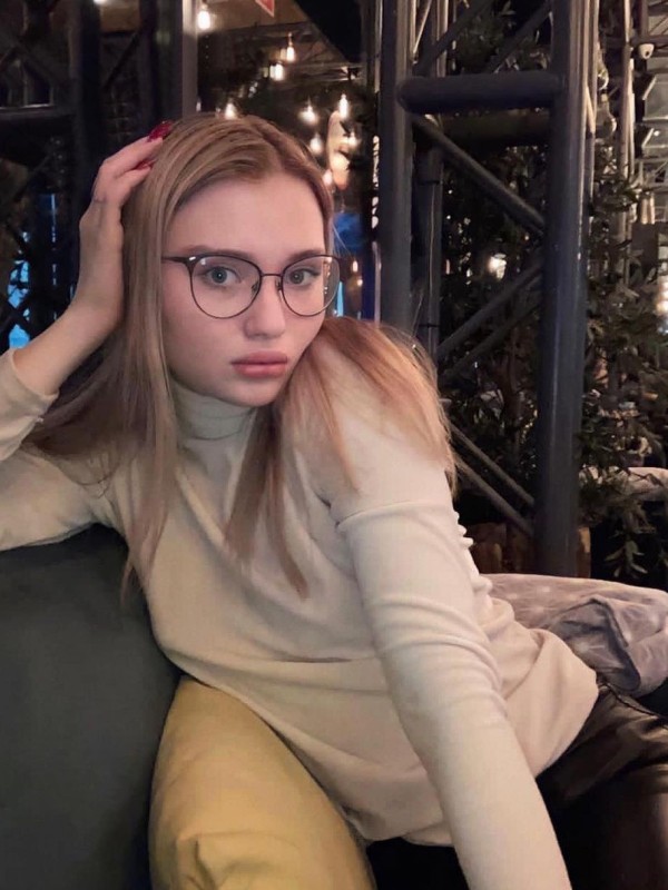 Марго привлекательная девушка из Соснового бора цена от 3000 руб