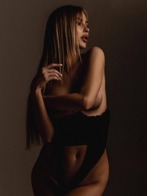 Полина привлекательная девушка из Соснового бора цена от 5000 руб